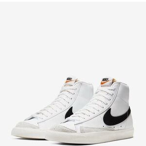 Nike Blazer Mid ‘77 — Black and White | Men’s 7.5/Women’s 9